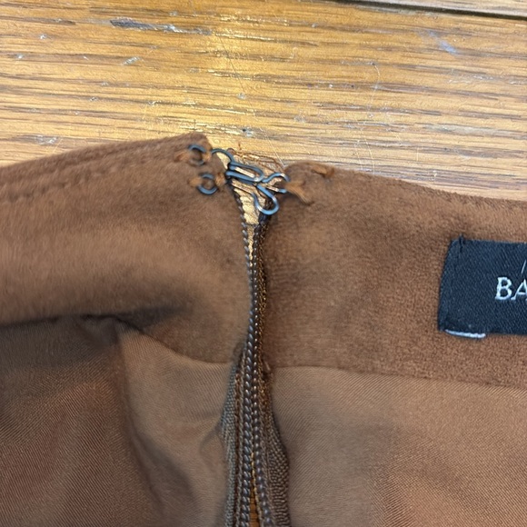 Banana Republic Petite Vegan Suede Mini Skirt - Picture 4 of 5